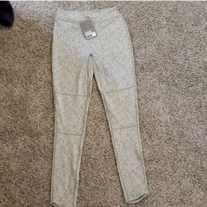 Fluer Texture Leggings NWT